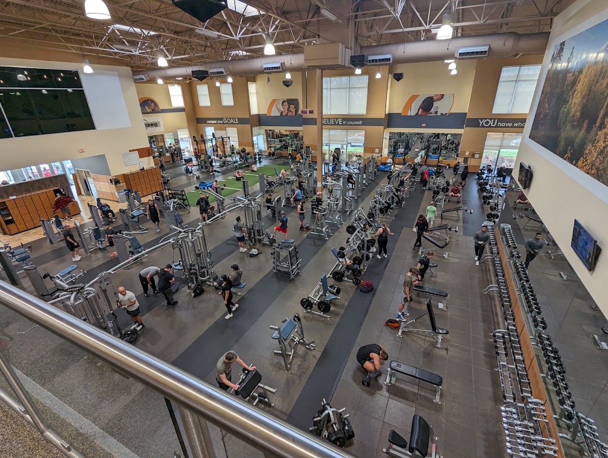 24 Hour Fitness - Photo 2