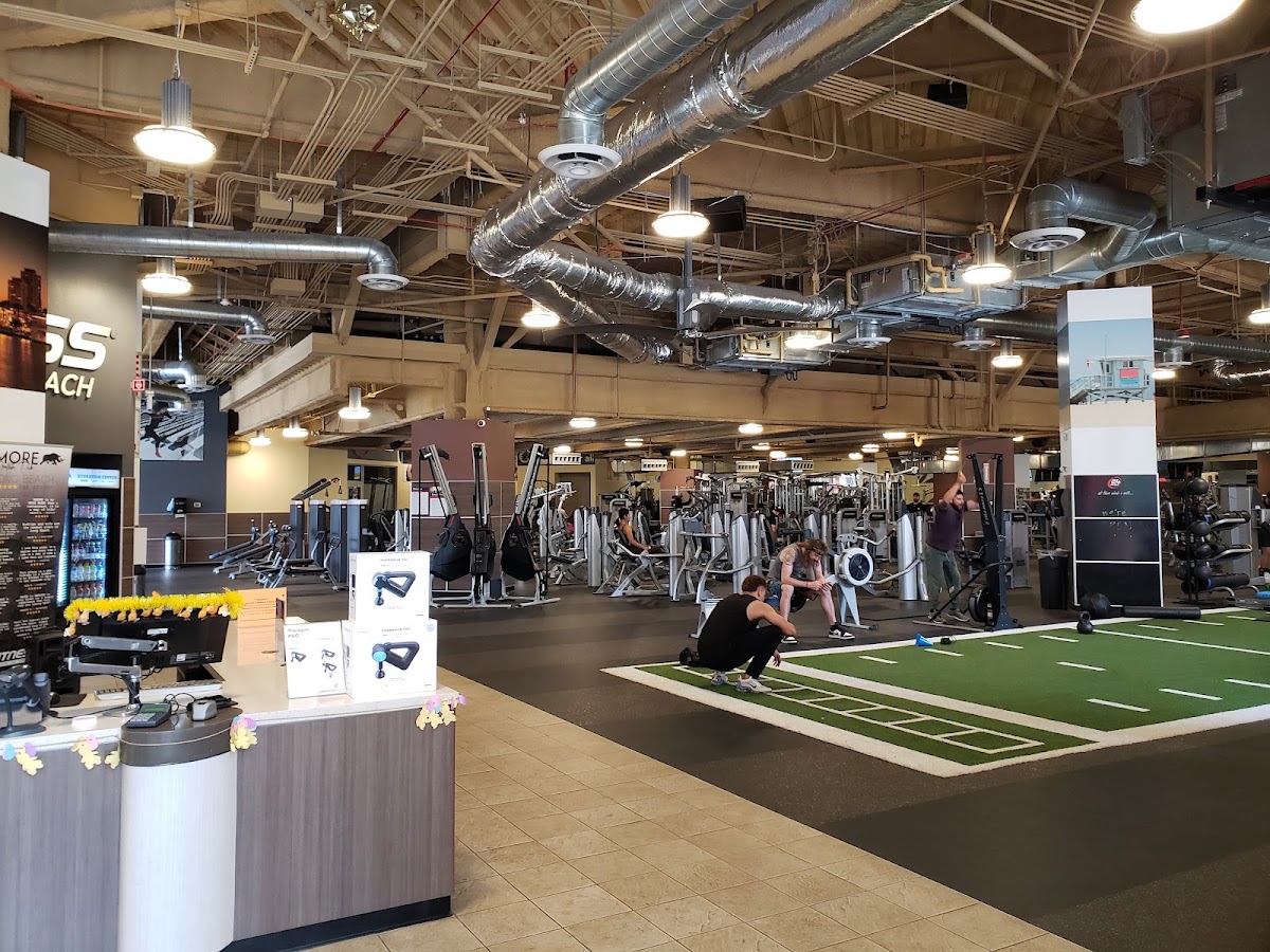 24 Hour Fitness - Photo 2