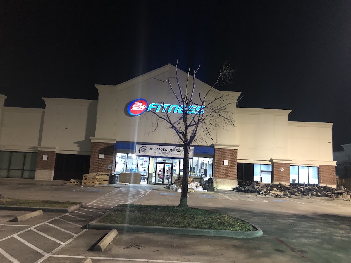 24 Hour Fitness - Photo 3