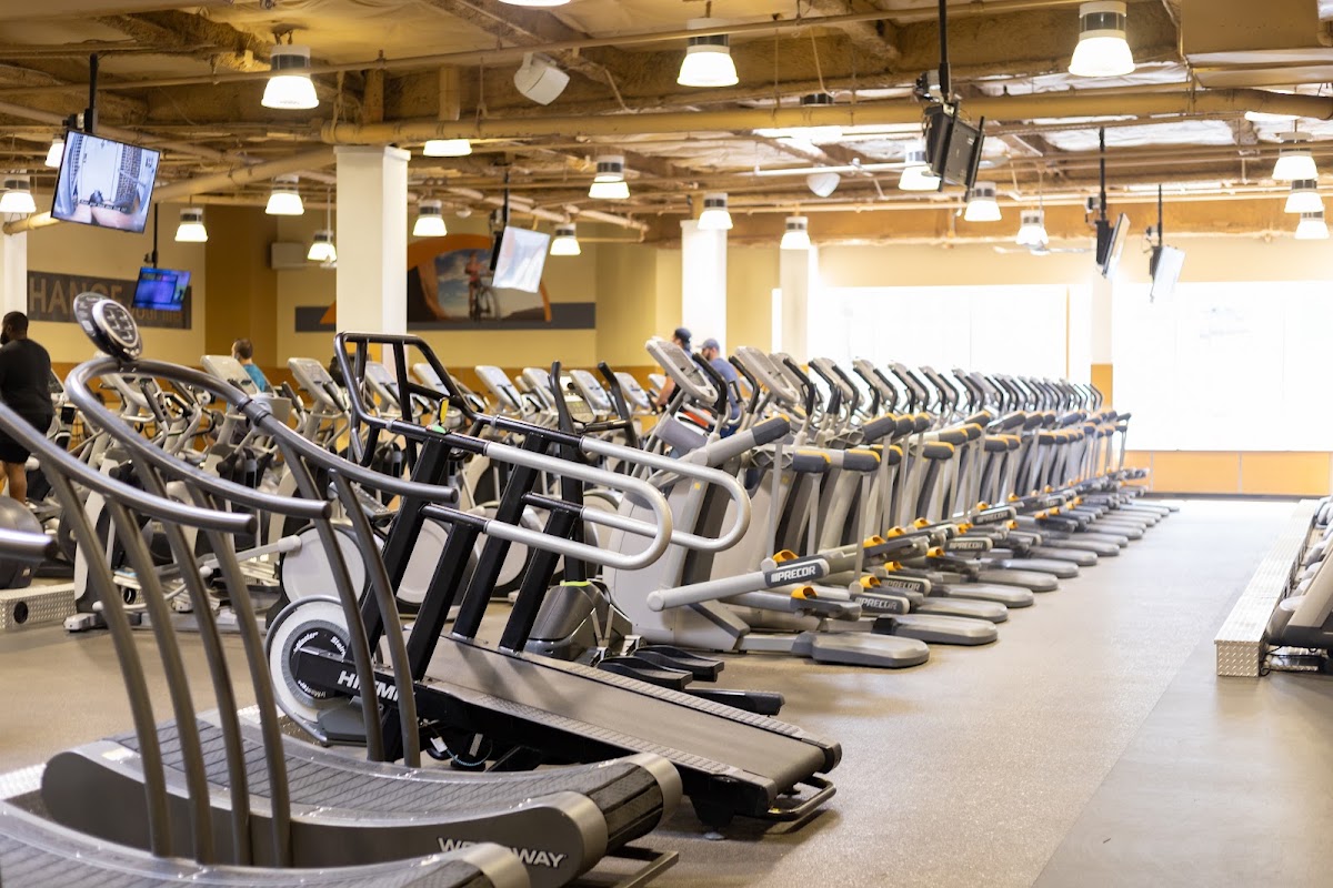 24 Hour Fitness - Photo 1