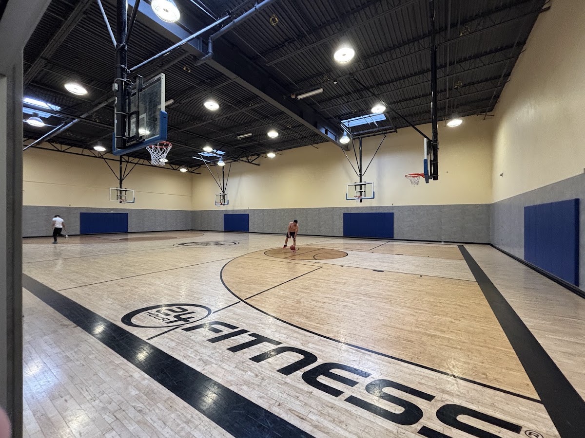 24 Hour Fitness - Photo 3