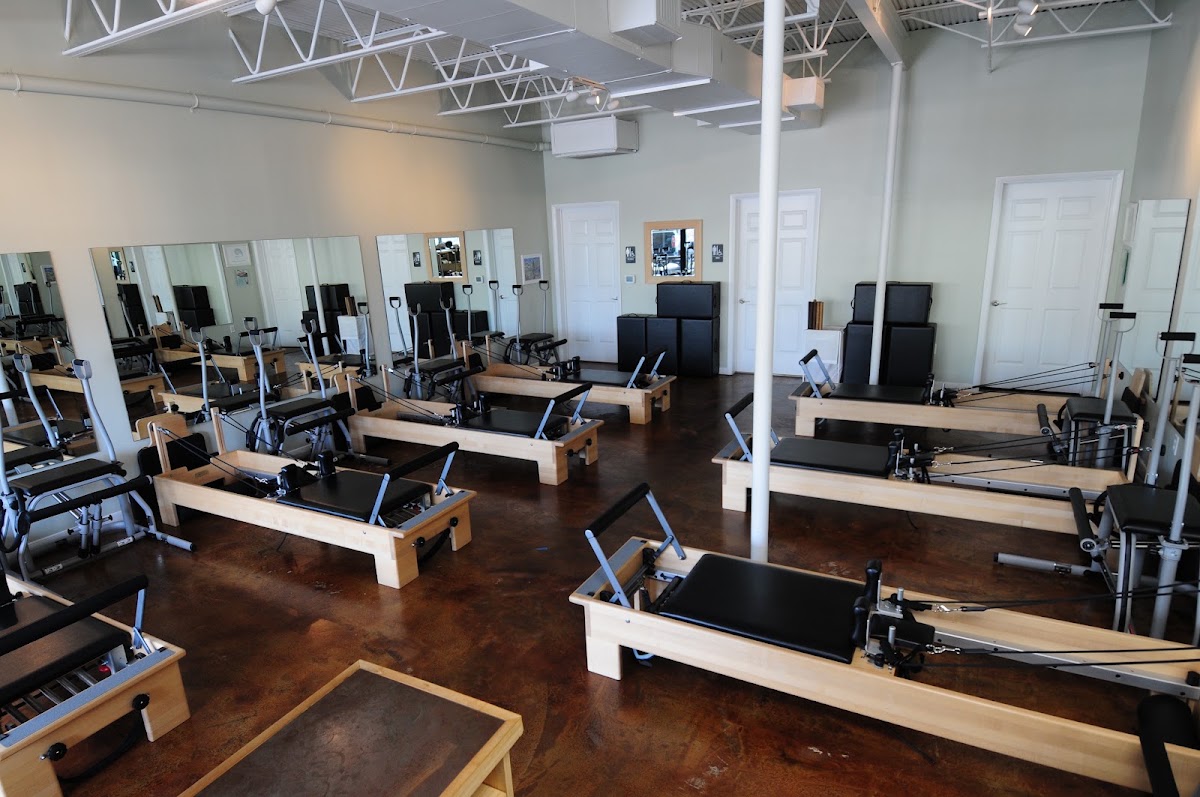 713 Pilates - Photo 1