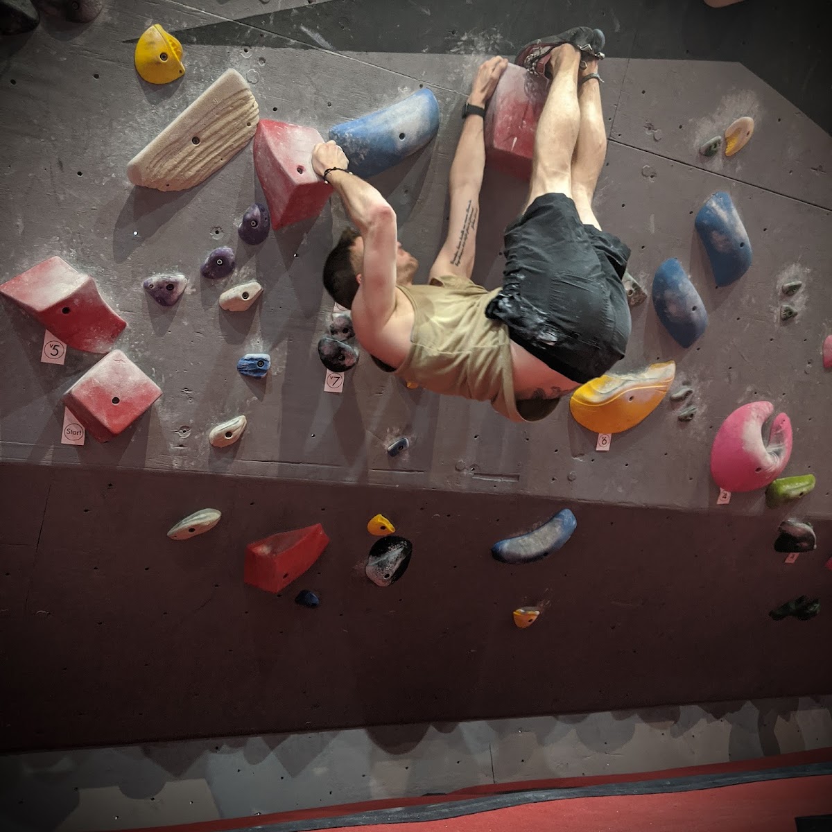 Aiguille Rock Climbing Center - Photo 2