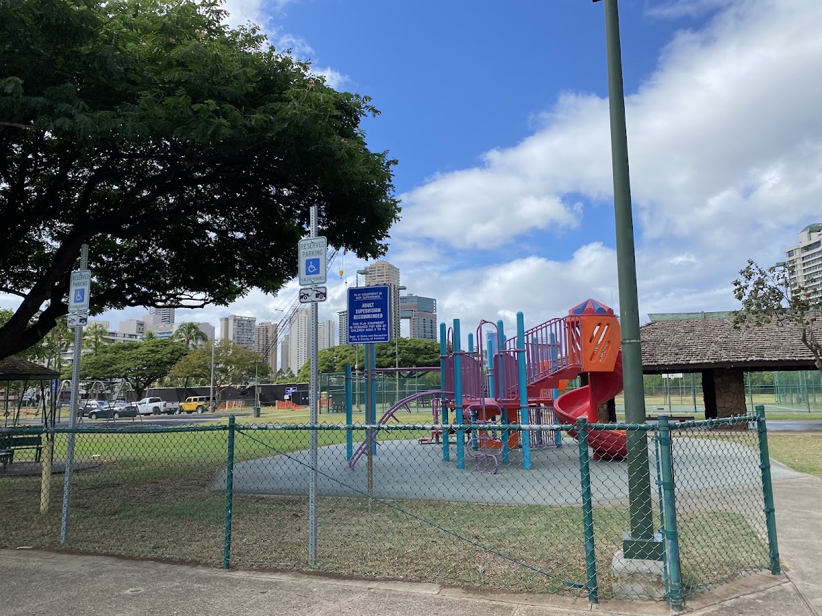 Ala Wai Neighborhood Park - Photo 3