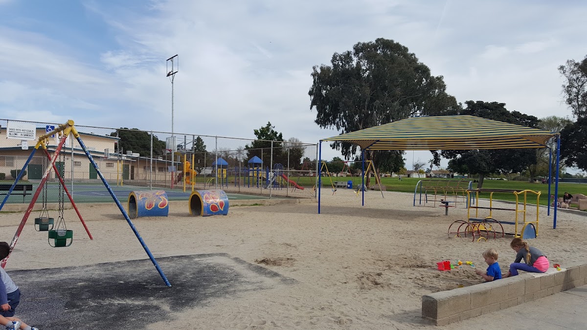 Allied Gardens Recreation Center - Photo 2