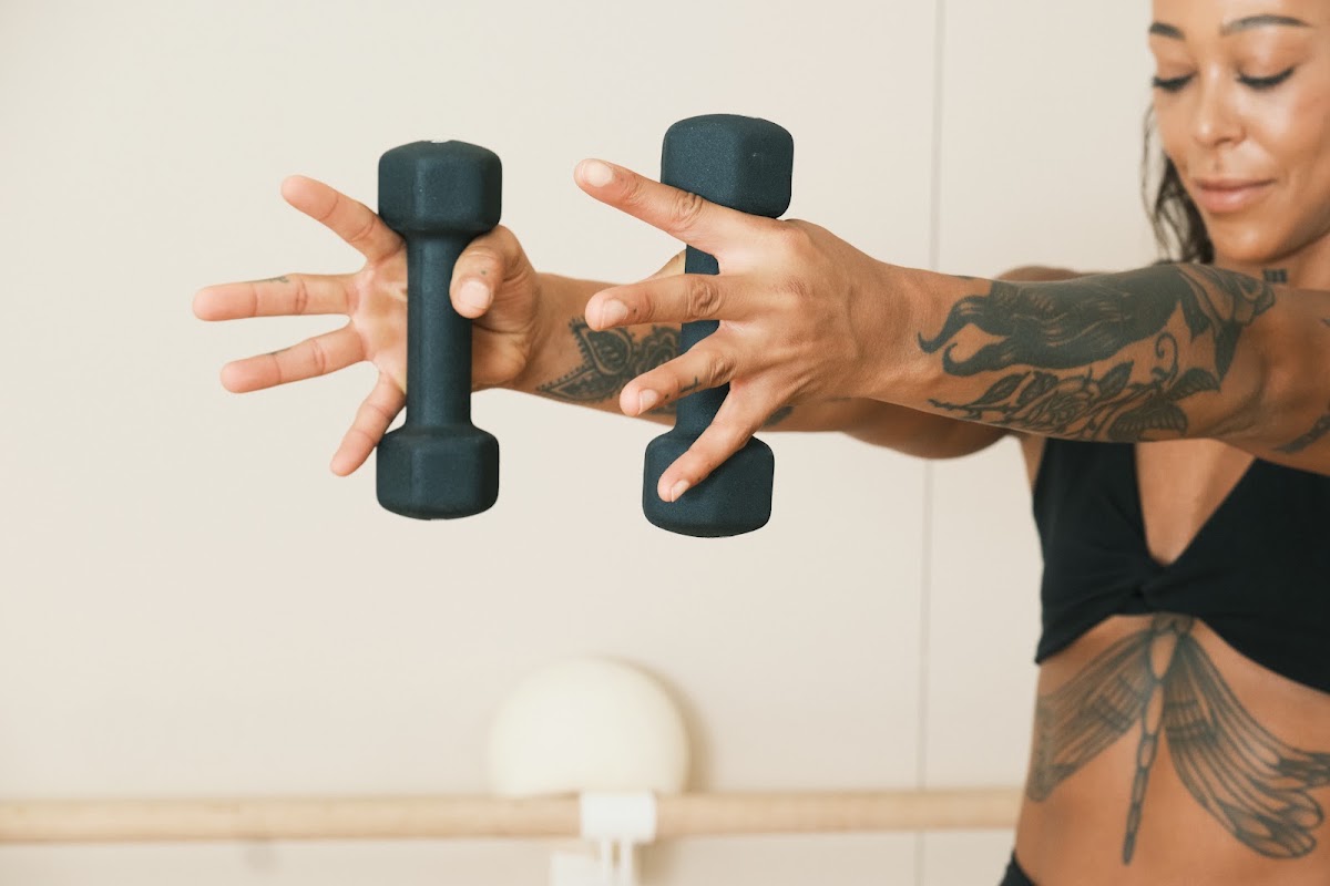AM Noura – Zürich (Pilates, Yoga & Barre) - Photo 3
