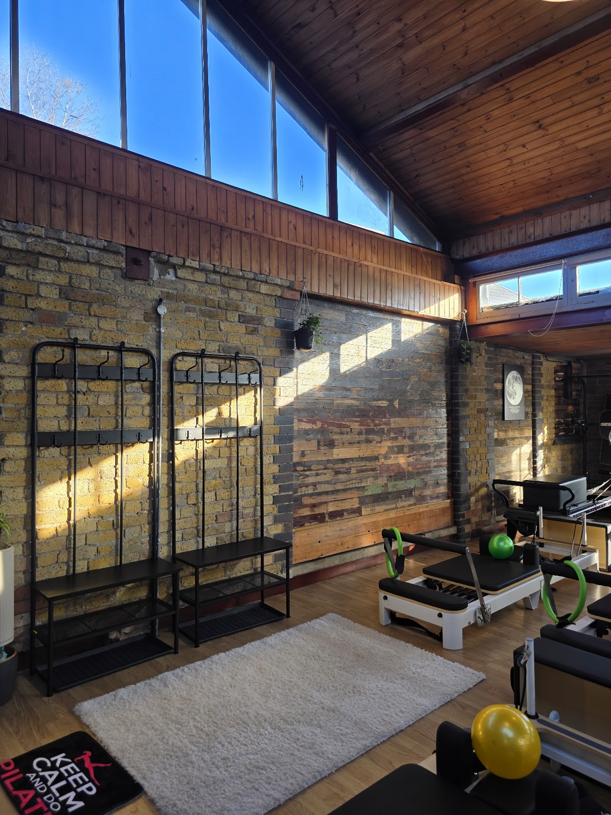 AMADO PILATES LONDON - Photo 2