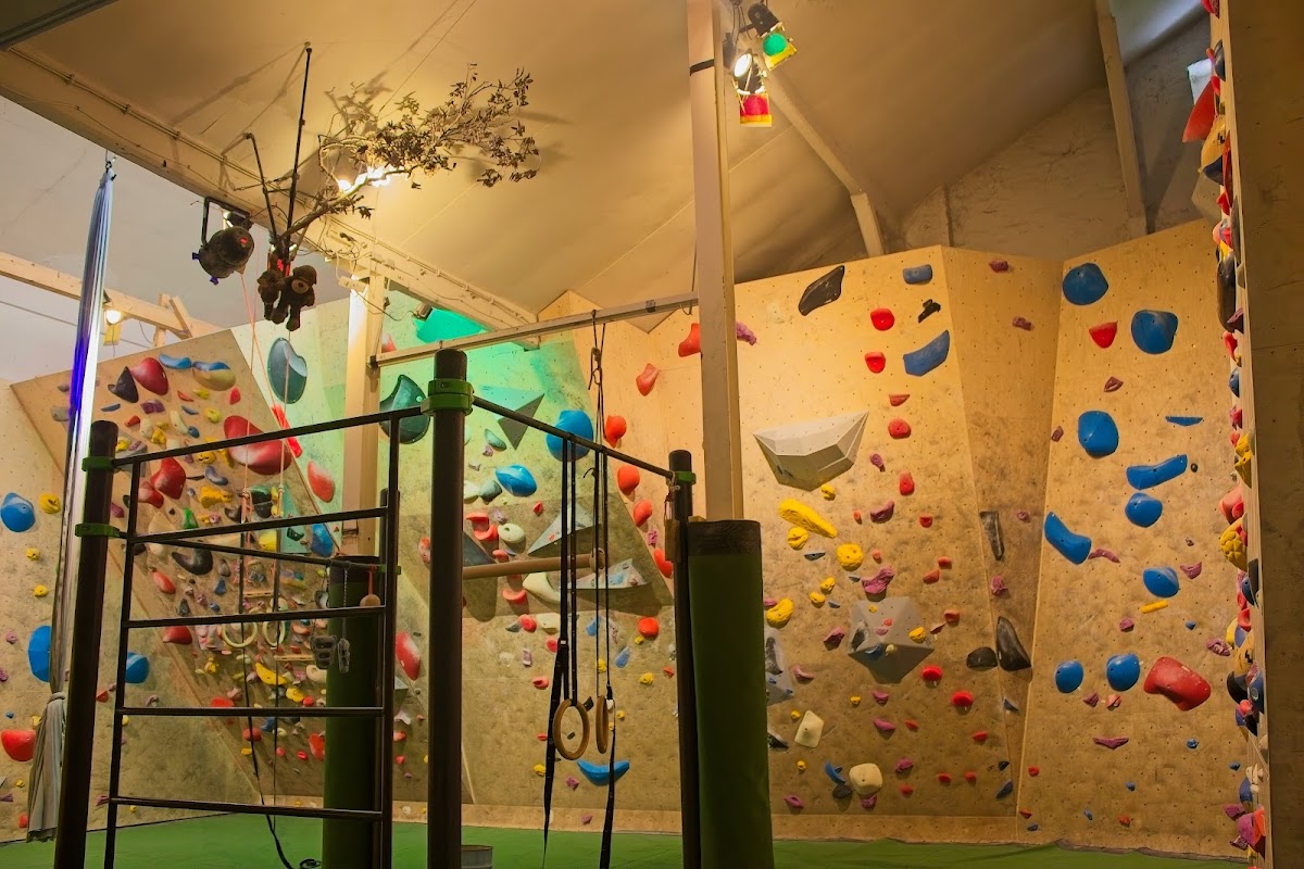 Andres Boulder Club