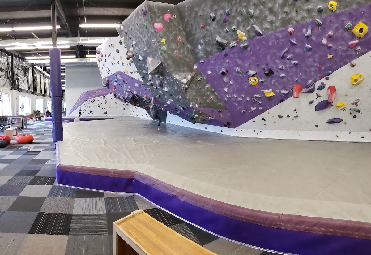 Approach Climbing Gym - Photo 3