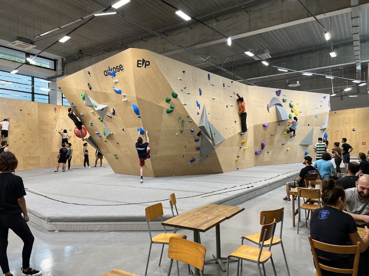 Arkose Issy-les-Moulineaux - Salle d'escalade de bloc - Photo 2