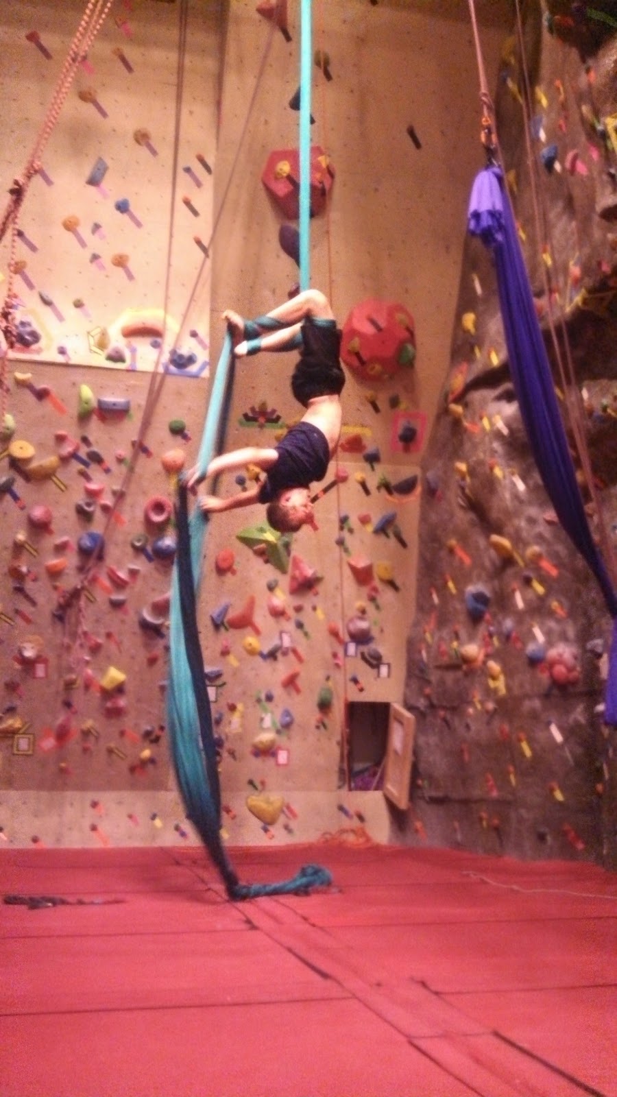 Arrillaga Family Gymnasium - Photo 3