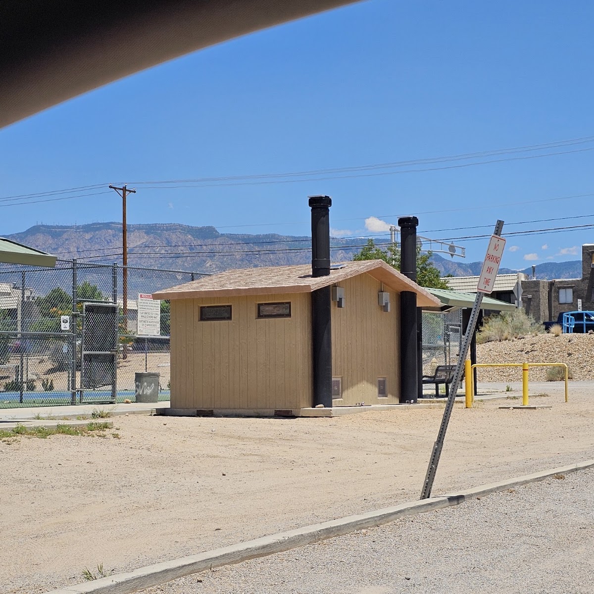 Arroyo Del Oso Tennis Courts - Photo 2