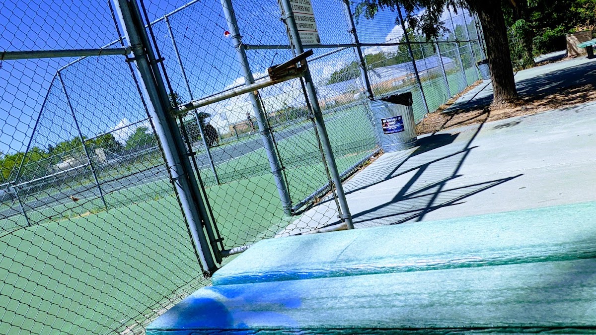 Arroyo Del Oso Tennis Courts - Photo 3