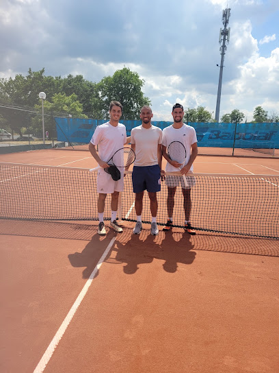 AS AVRILLE TENNIS PADEL