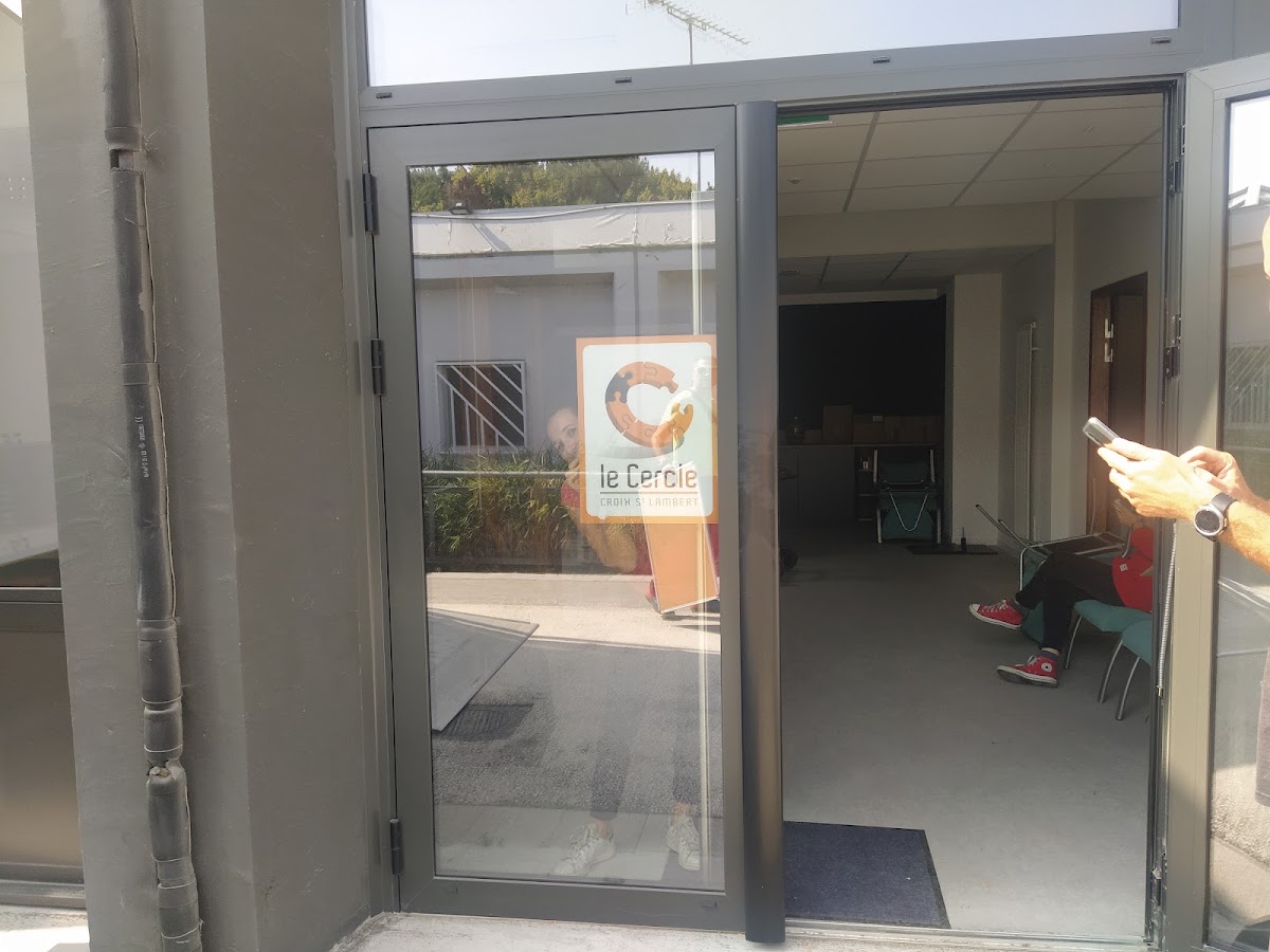 Association Le Cercle - Espace Administratif et espaces jeunes - Photo 3