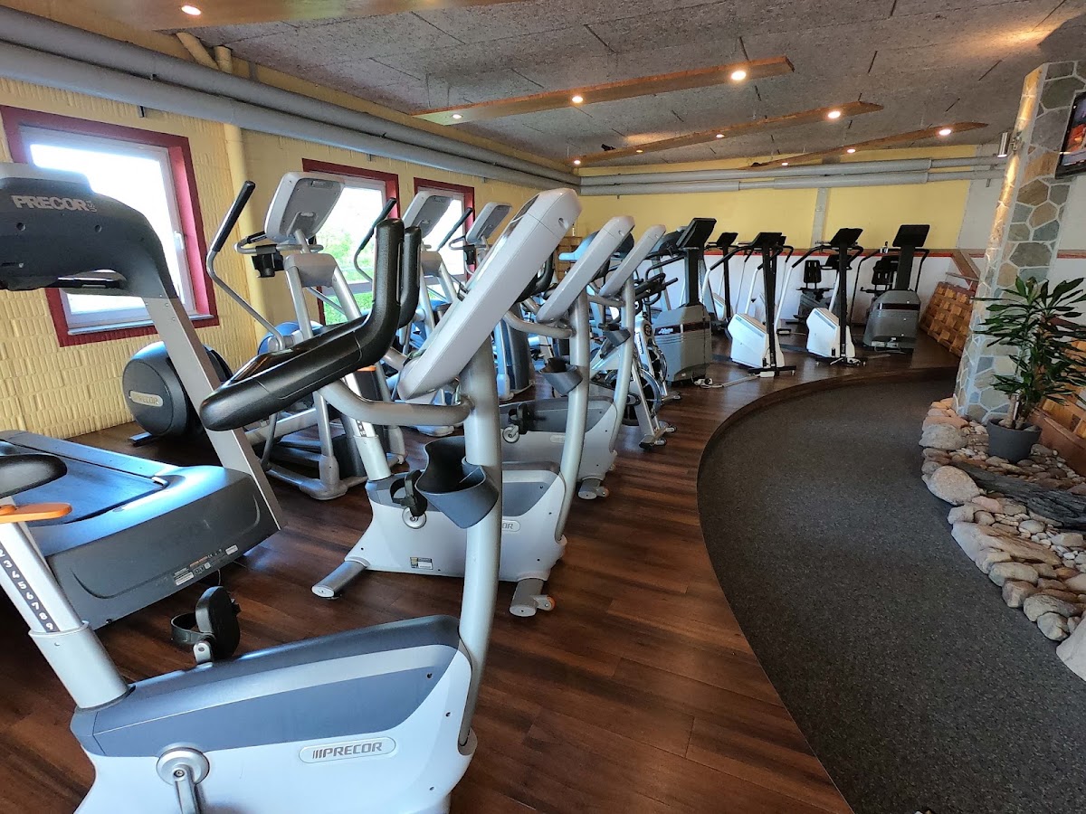 Athletic Fitnessland - Photo 2