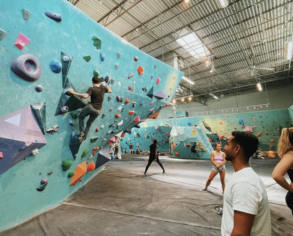 Austin Bouldering Club - Photo 2