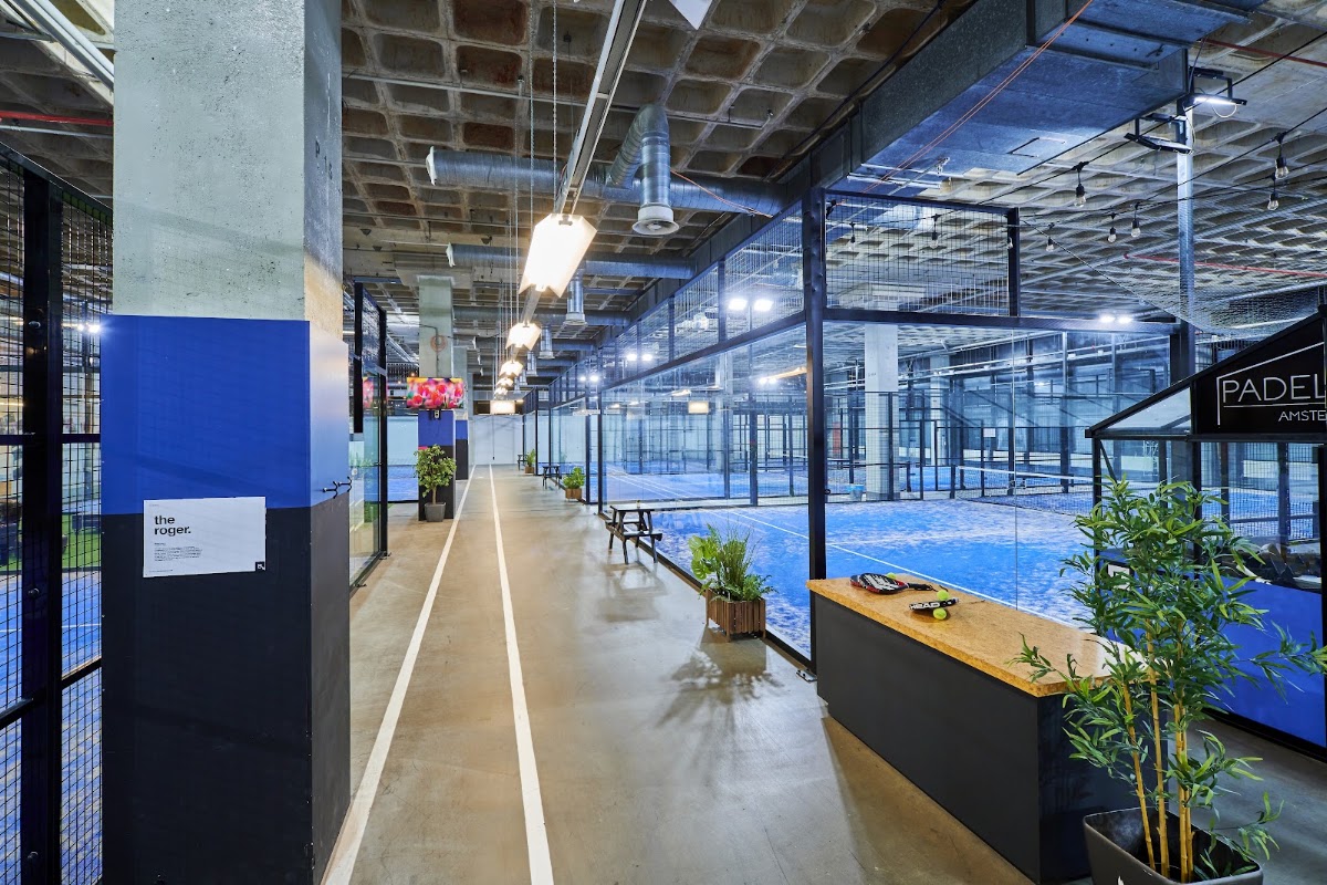 B. amsterdam padel - Photo 1