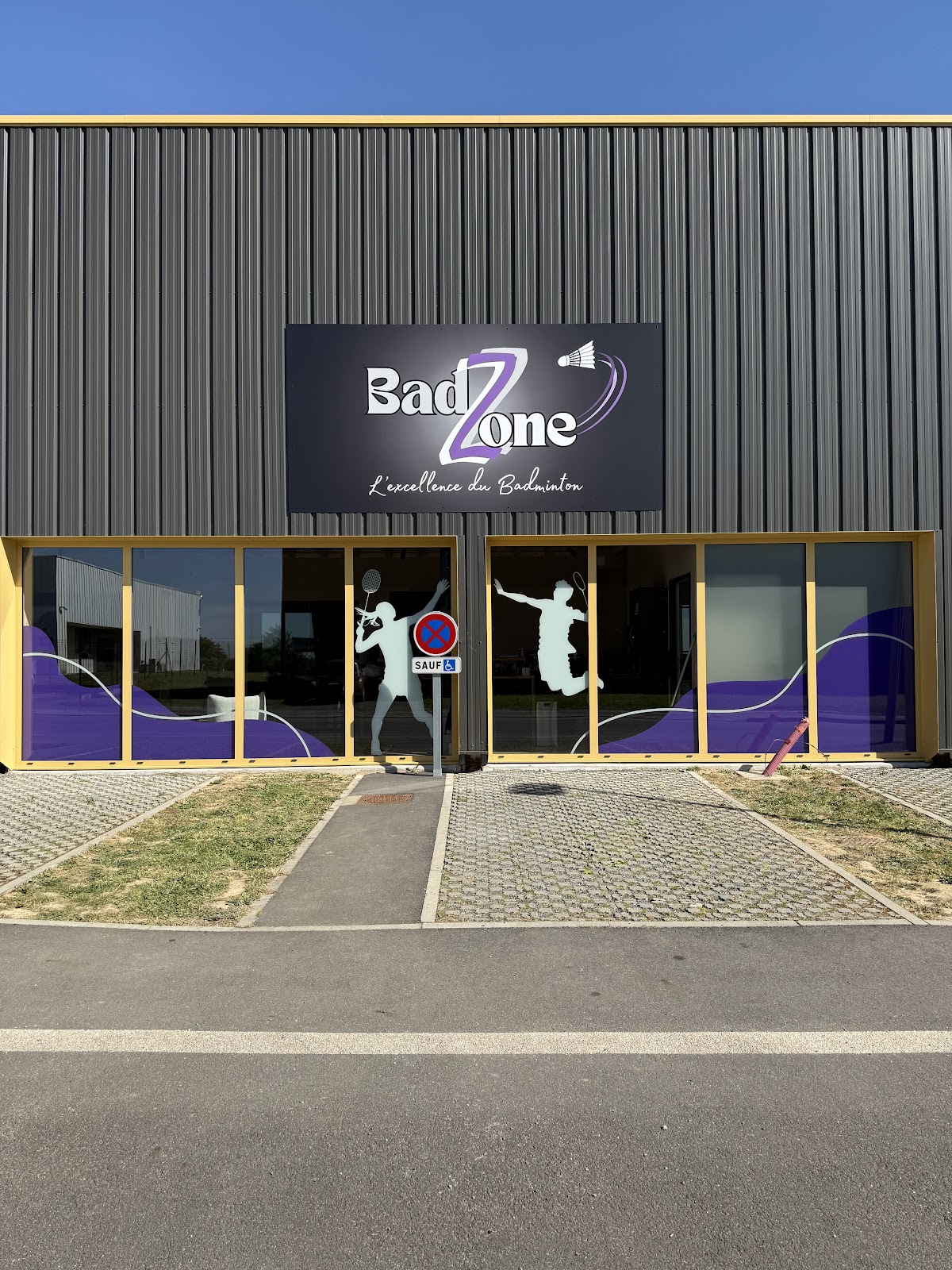BadZone - Photo 3