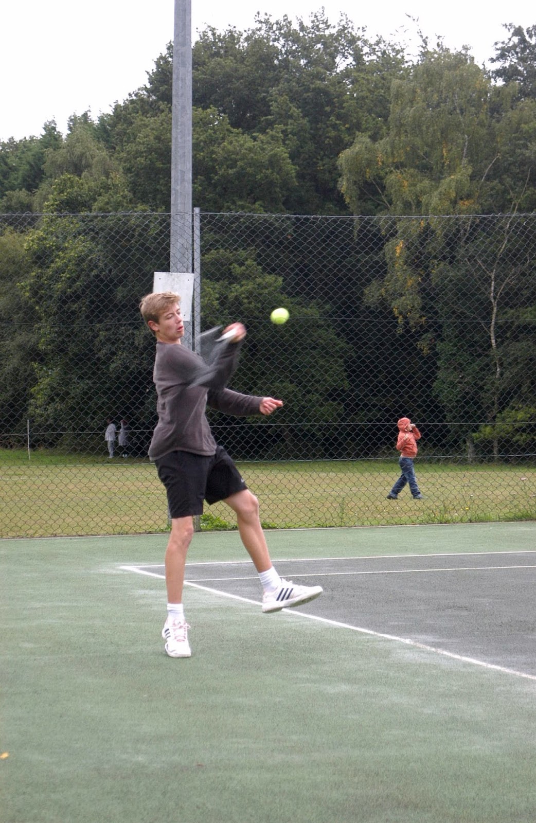 Bagshot Tennis Club - Photo 3