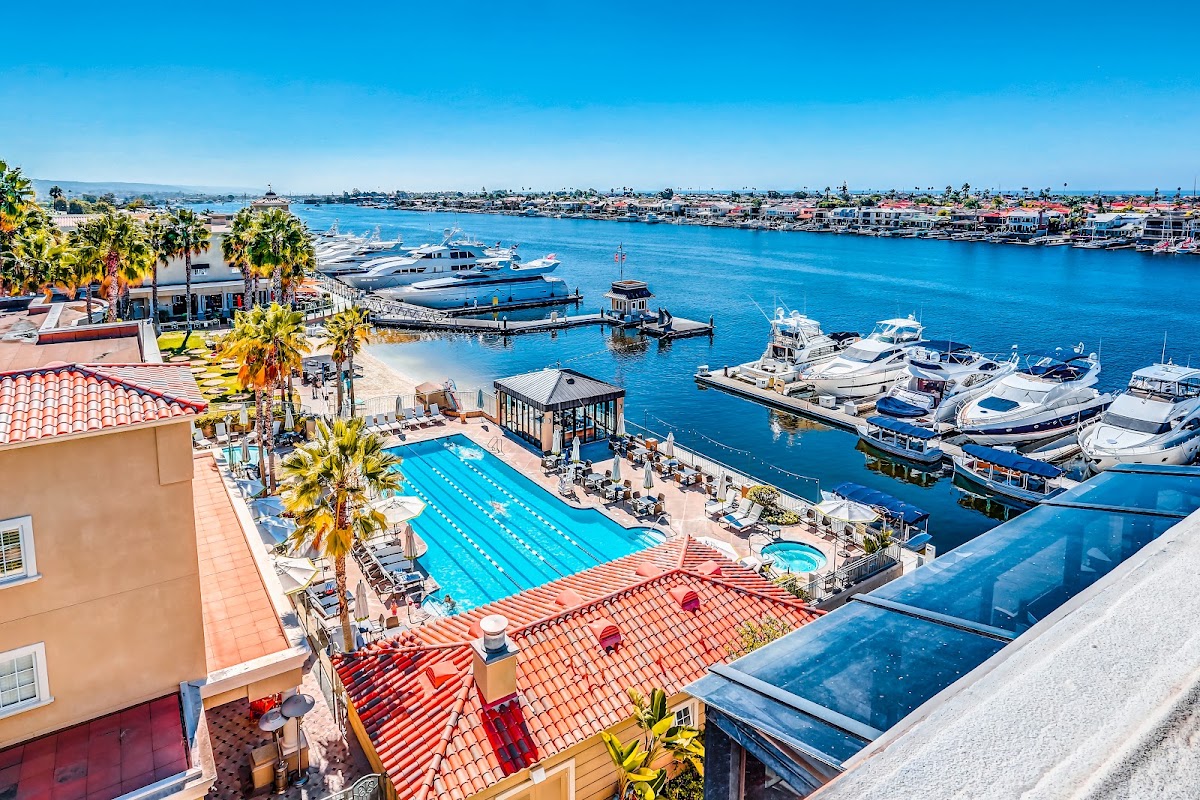 Balboa Bay Club - Photo 2