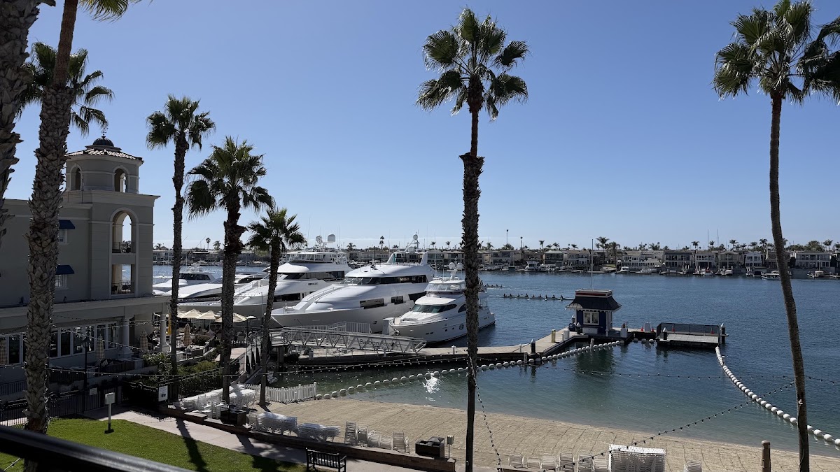 Balboa Bay Club - Photo 3