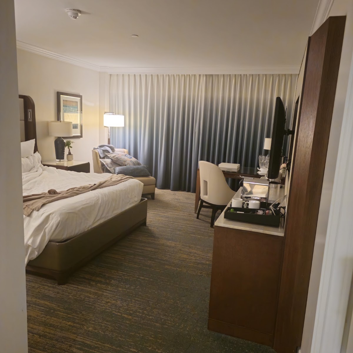 Balboa Bay Resort - Photo 2