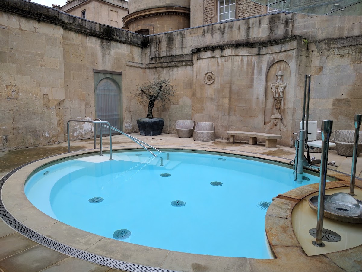 Bath - Photo 2