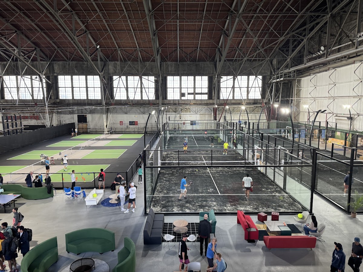 Bay Padel - Treasure Island - Photo 1