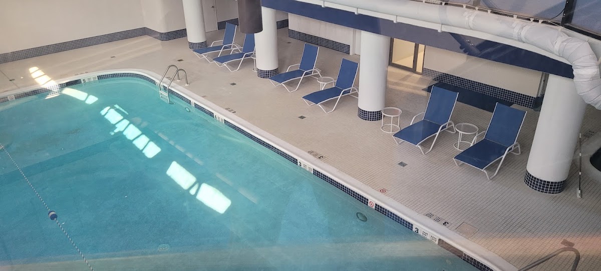 Baybridge Pool & Racquet Club - Photo 3