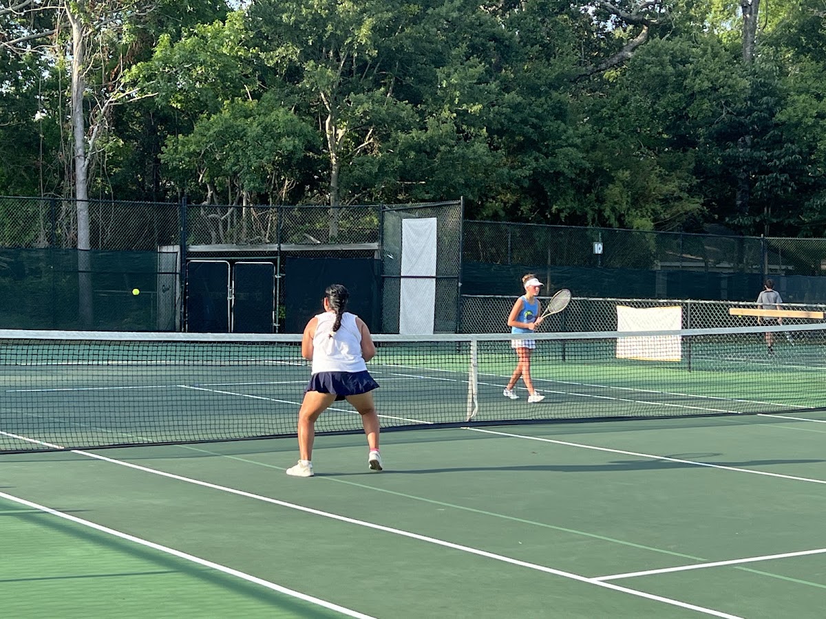 Bayou Bluff Tennis Club - Photo 3