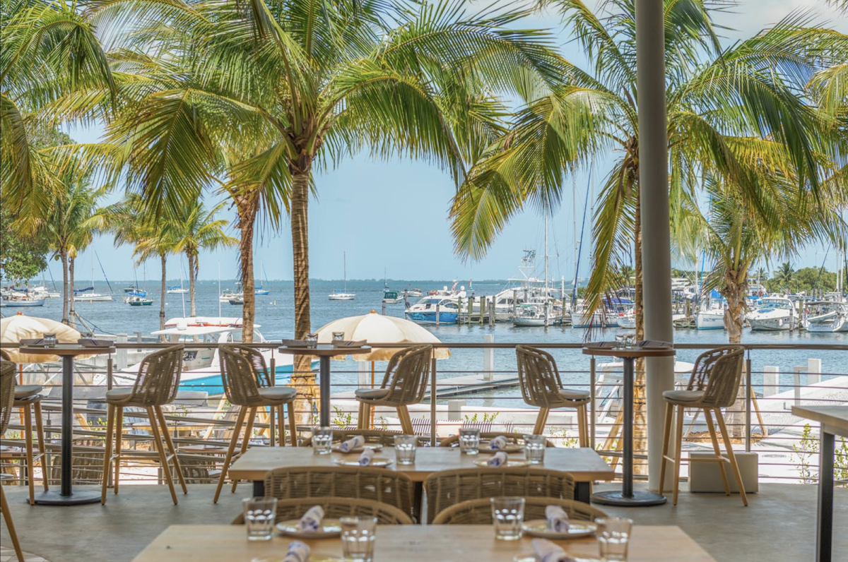Bayshore Club Bar & Grill