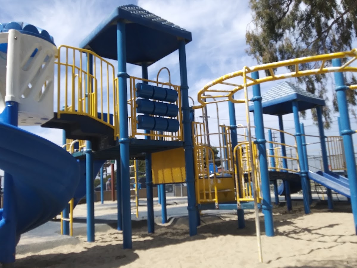 Bayshore Playground - Photo 3