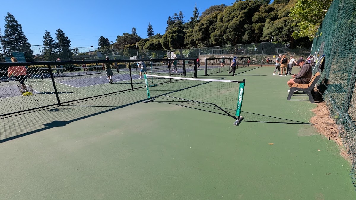 Beach Field Pickleball Courts - Photo 3