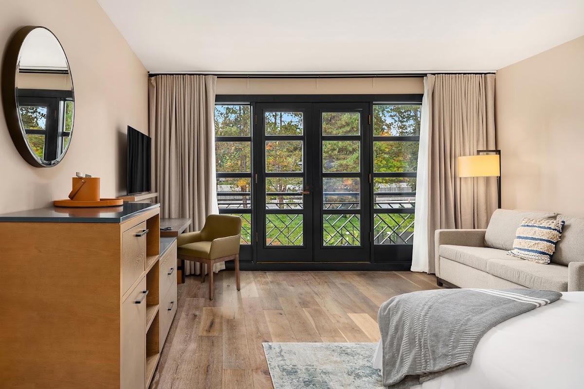 Bellevue Club Hotel - Photo 2