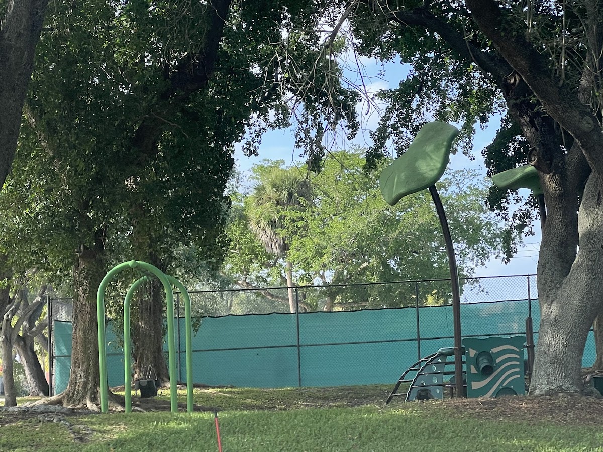 Benenson Park - Photo 1