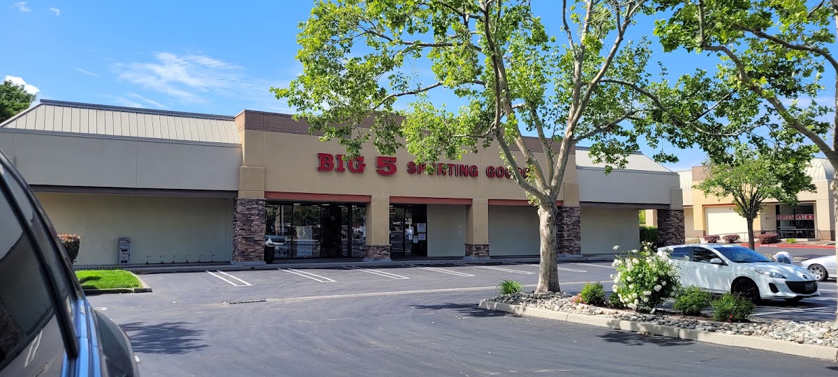 Big 5 Sporting Goods - Photo 3
