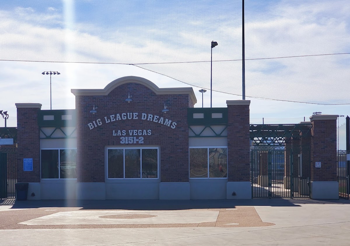 Big League Dreams Las Vegas - Photo 2
