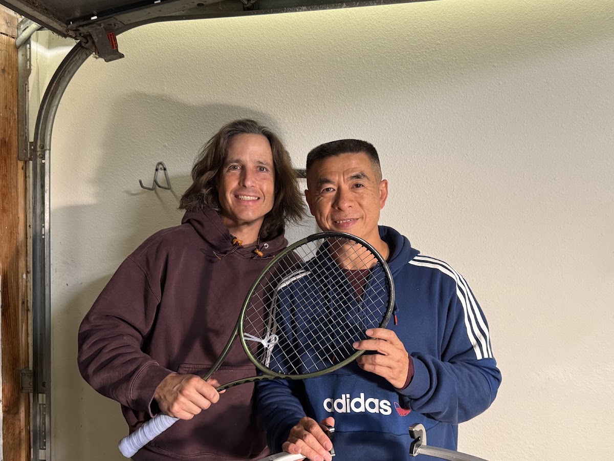Bin's tennis string service
