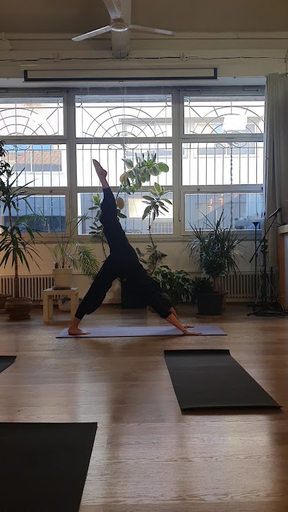 Blanche Inspire - Yoga in English Montpellier - Photo principale
