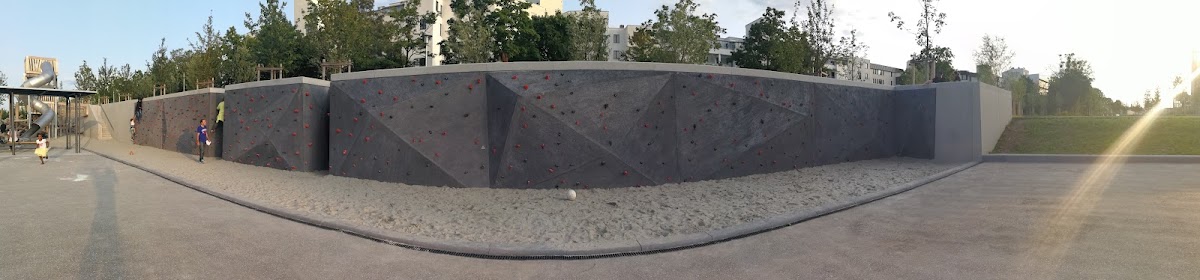 Boulderwand am Spielplatz (Kletterwand Traverse) - Photo 3