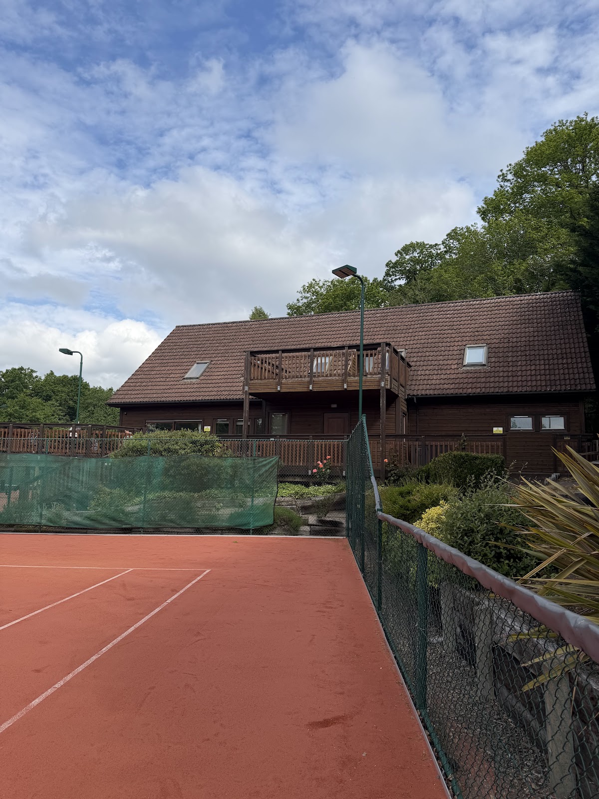 Bracknell Lawn Tennis Club - Photo 2