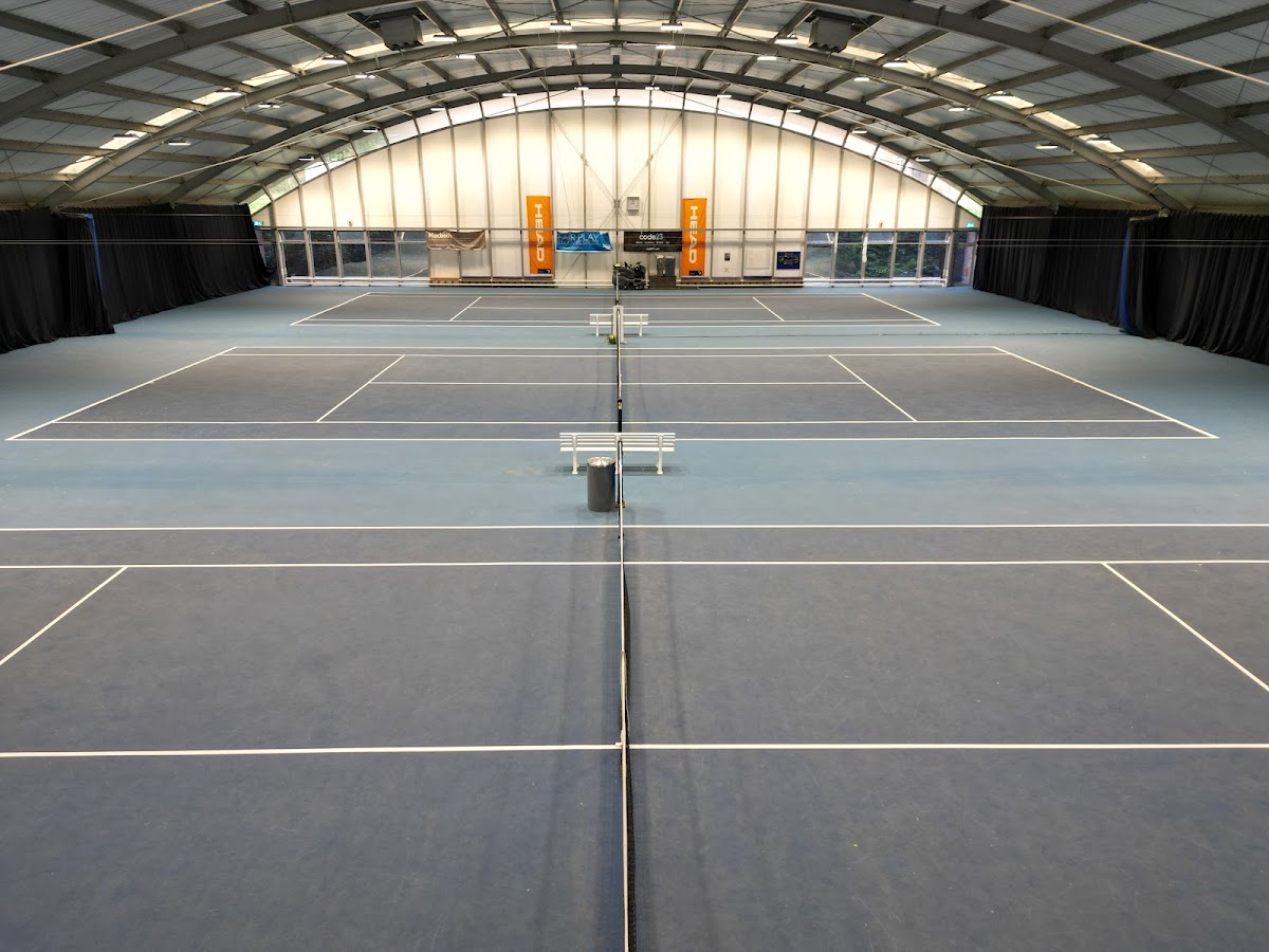 Bradfield Tennis Centre - Photo 3
