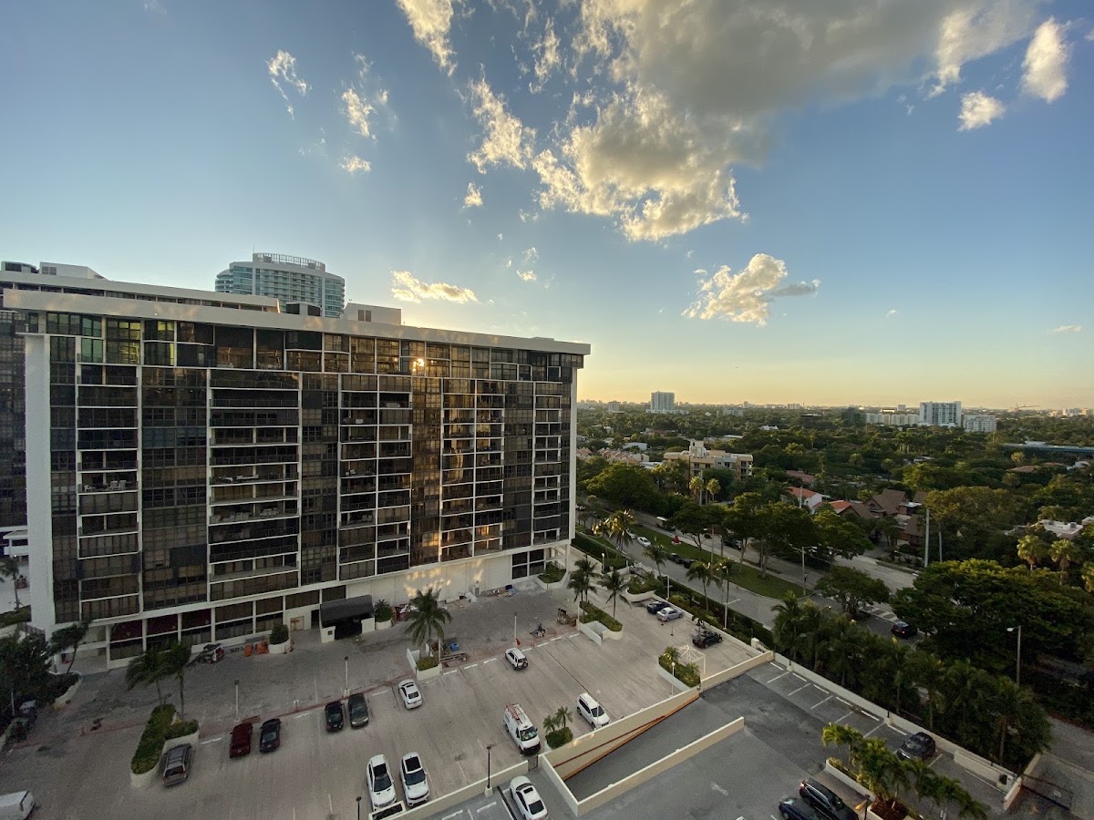 Brickell Place Condominium - Photo 3
