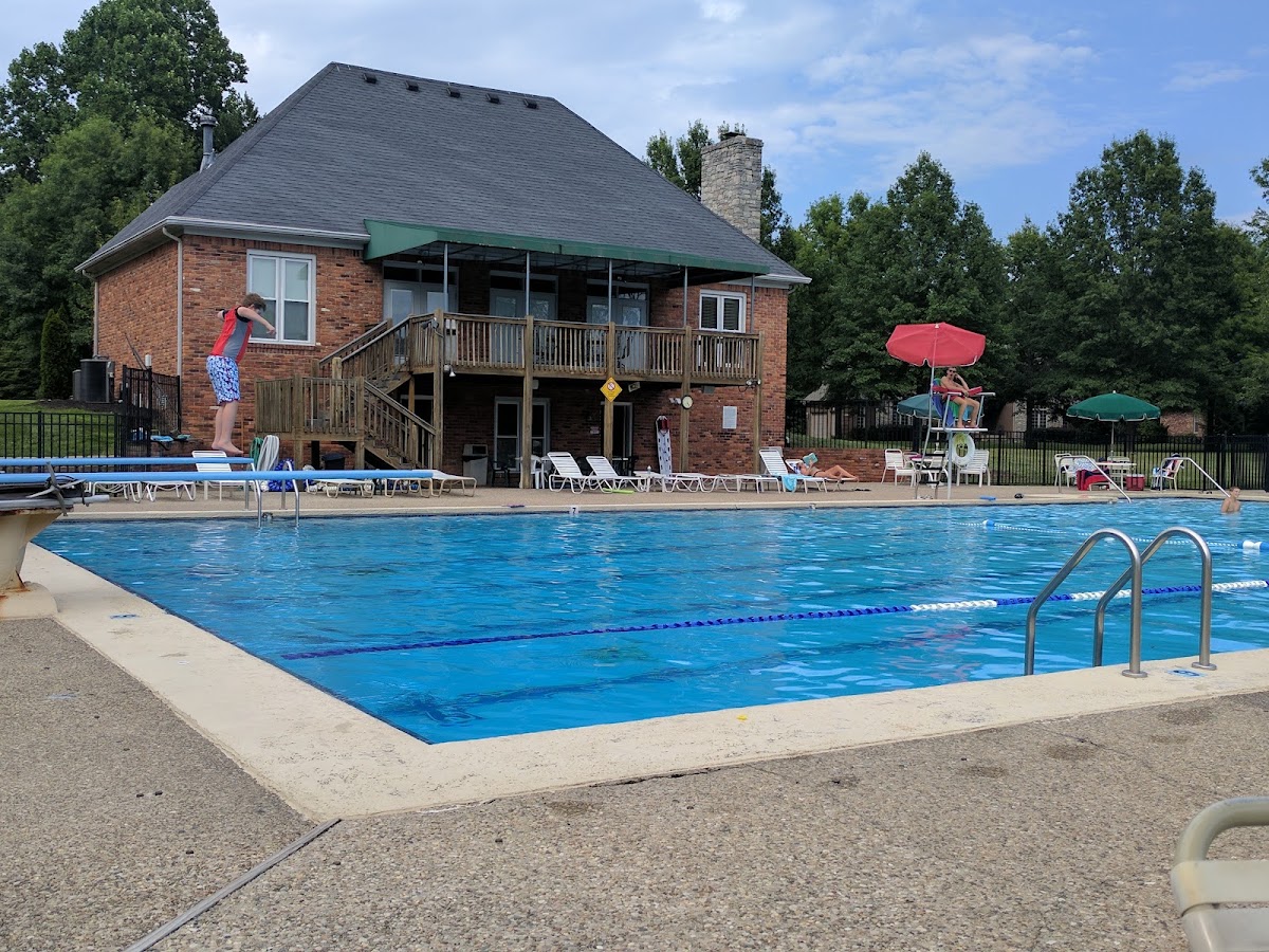 Bridgepointe Swim & Tennis Club - Photo 1