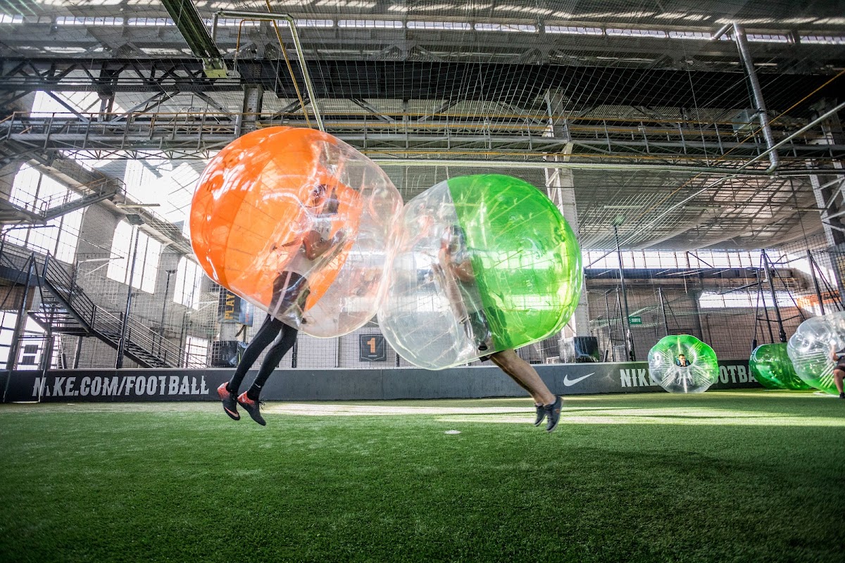 BUBBLE FUN SAINT ETIENNE, N°1 DU FOOT BULLE - Photo 1