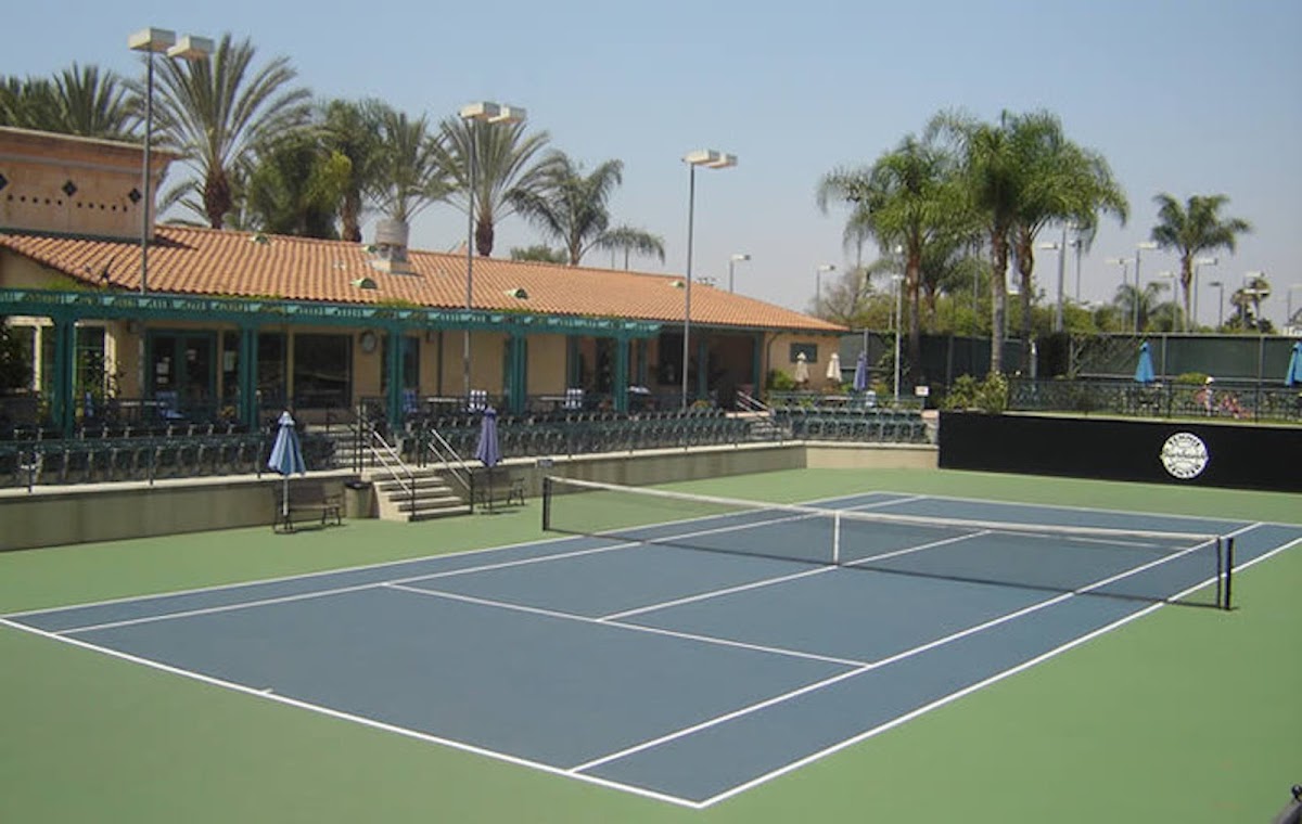 Burbank Tennis Center - Photo 2