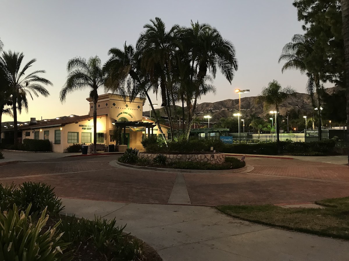 Burbank Tennis Center - Photo 3