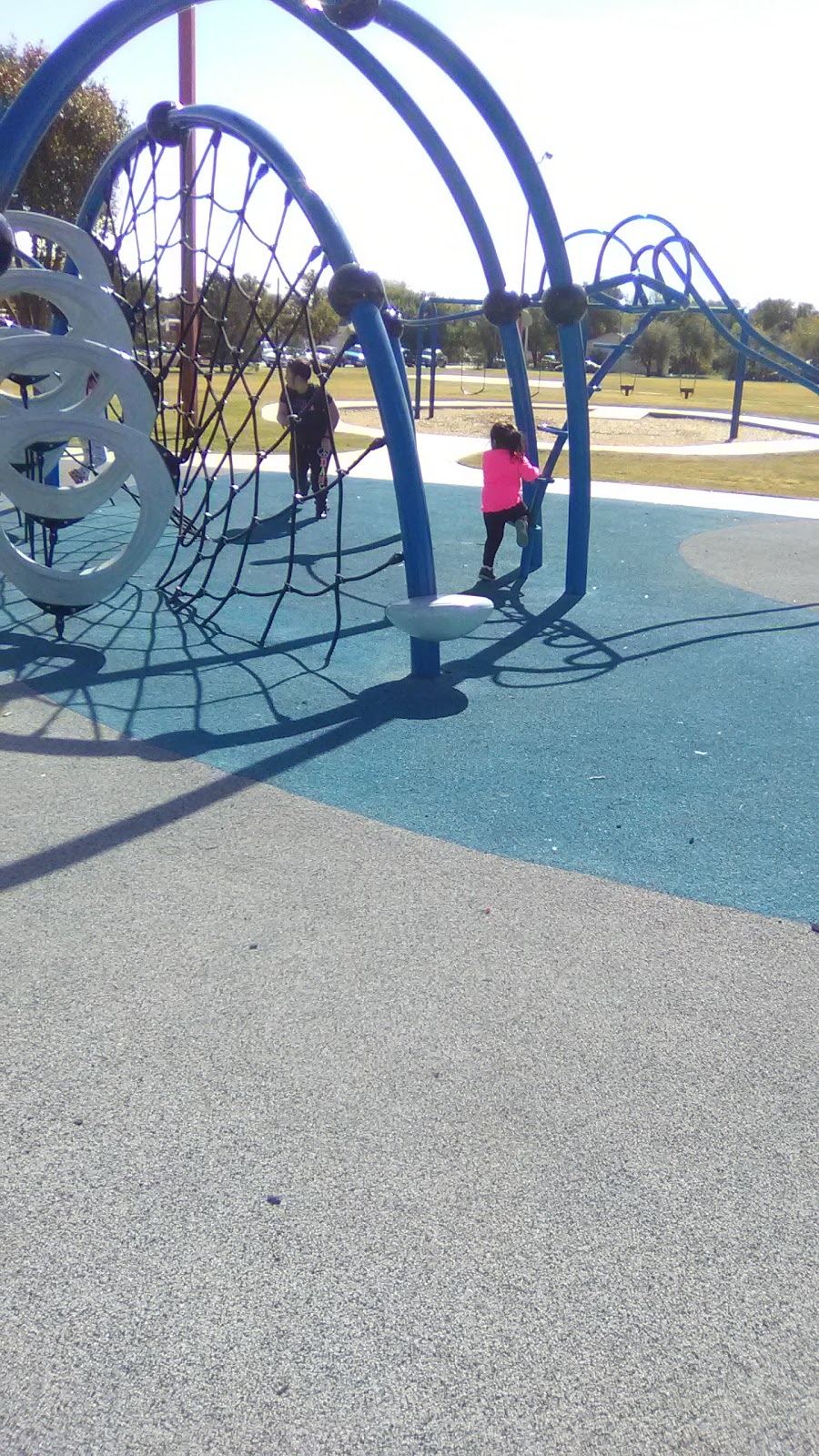 Burns Park - Photo 2