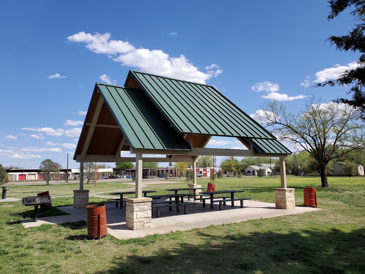 Burns Park - Photo 3
